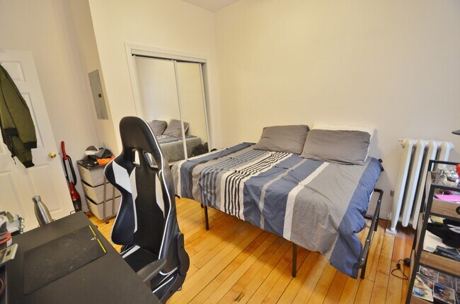 Foto del edificio - 58 Westland Ave