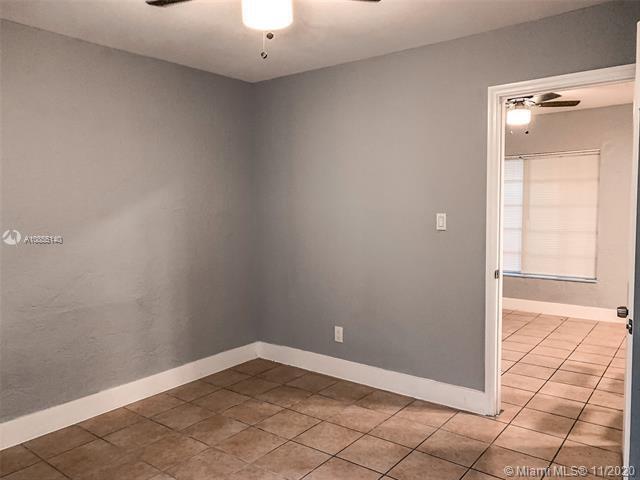 Building Photo - 1430 SW 27th St