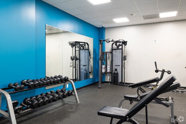 Gimnasio - Del Coronado Apartments