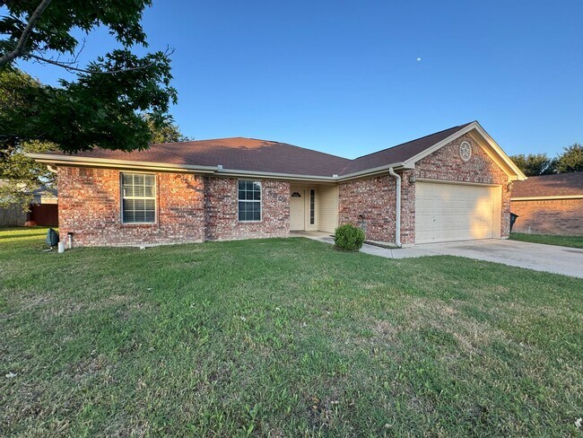 Building Photo - 360 Virtual Tour Available