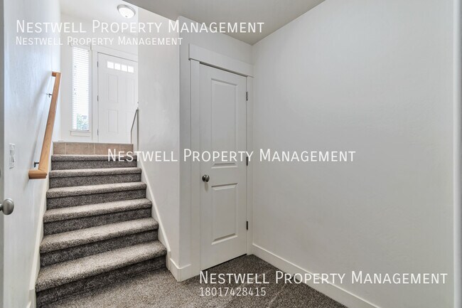 Building Photo - $500 OFF 1ST MONTH'S RENT - Gorgeous 3-bed...