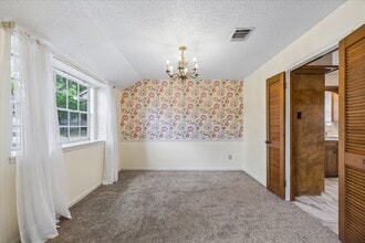 Building Photo - 11926 Waldemar Dr
