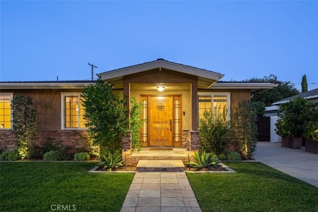 Building Photo - 2108 Lomina Ave