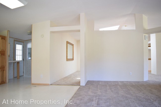 Building Photo - 4840 NW Highway 99