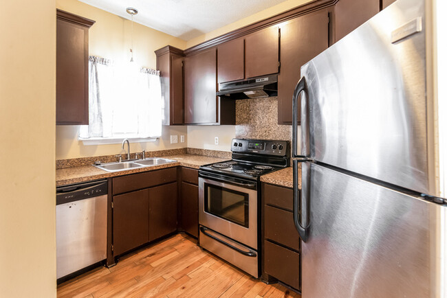 Foto del edificio - 1305 Pinethicket Dr