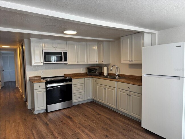 Foto del edificio - 102 Laureti Ln