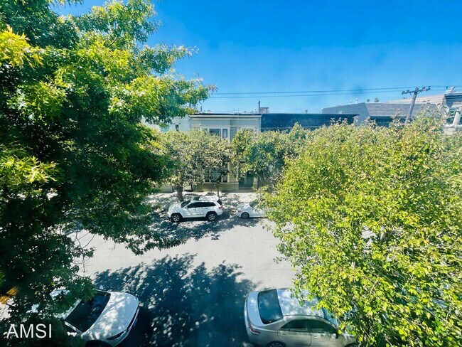 Foto del edificio - 3 br, 1.5 bath House - 2145 Filbert Street