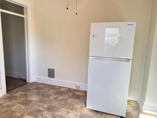 Foto del edificio - 319 N Charlotte St