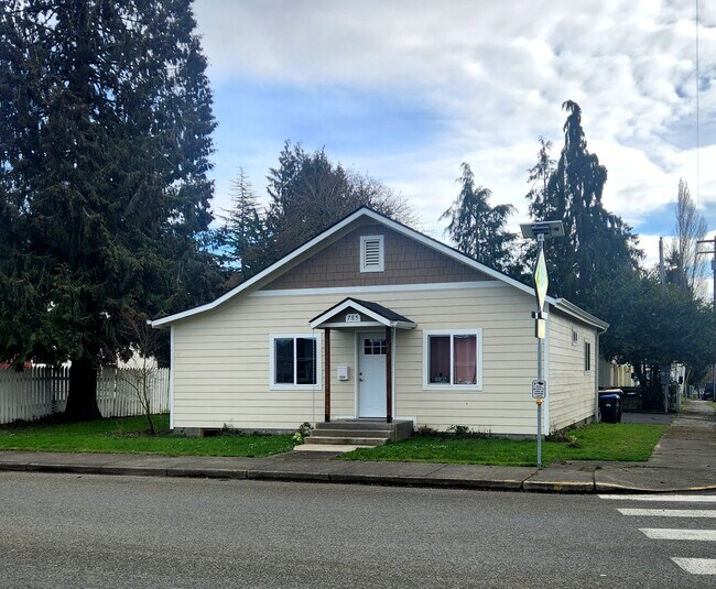 Building Photo - 785 NW West St