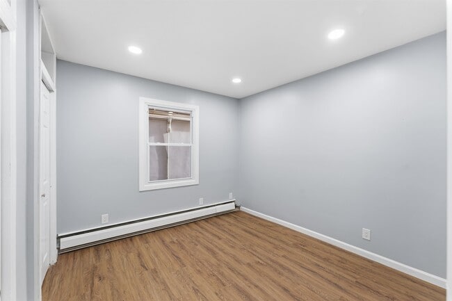 Foto del edificio - 16 W 10th St