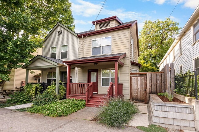 Photo - 7 NE Morris St Townhome