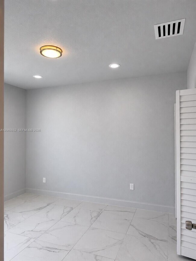 Foto del edificio - 1311 NW 52nd St