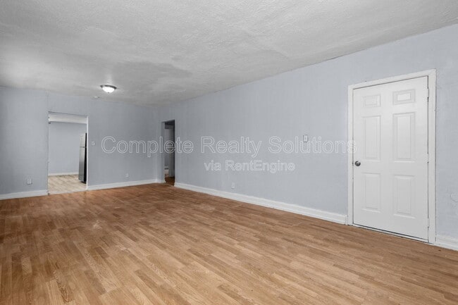 Building Photo - 10139 Royal Dr