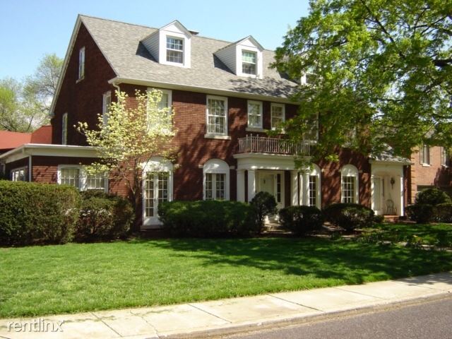 Primary Photo - 3 br, 2.5 bath Townhome - 3810 N Linden