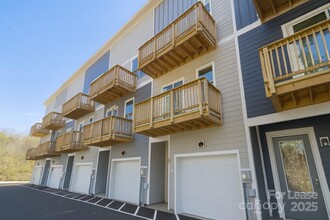 Building Photo - 1055 McAlway Rd