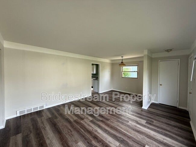 Building Photo - 408 Towanda Cir