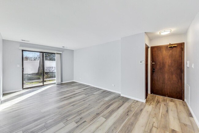 Foto del edificio - 613 W Central Rd