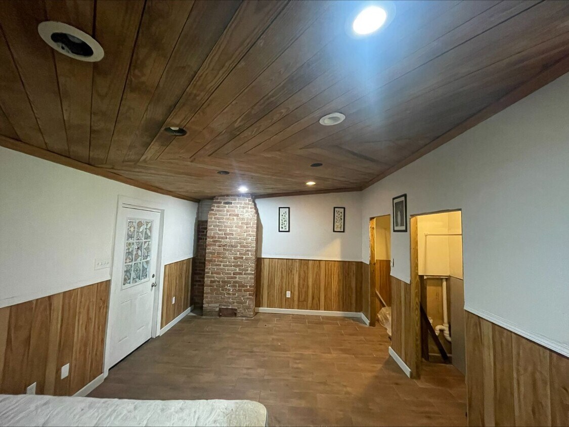 Foto del edificio - Quaint one bedroom steps from historic Man...