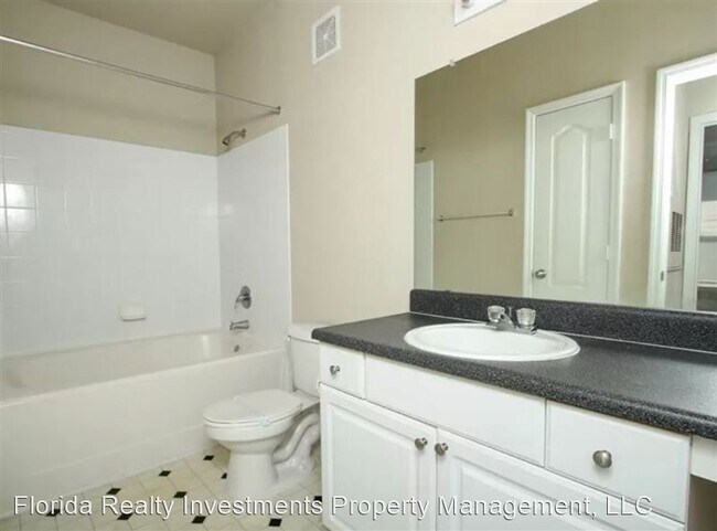 Building Photo - 8830 Villa View Cir