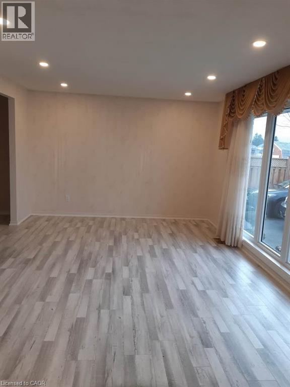 Photo du bâtiment - 102 Munch Ave