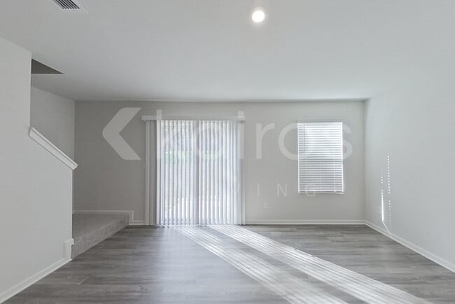 Building Photo - 310 Ironwood Ct