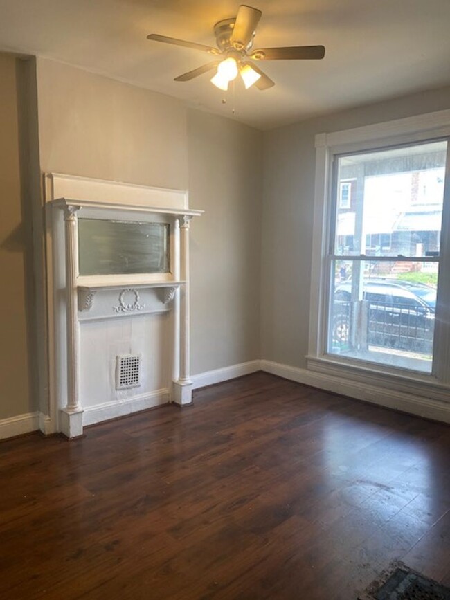 Foto del edificio - Cozy 3 Bedroom Home In East Baltimore