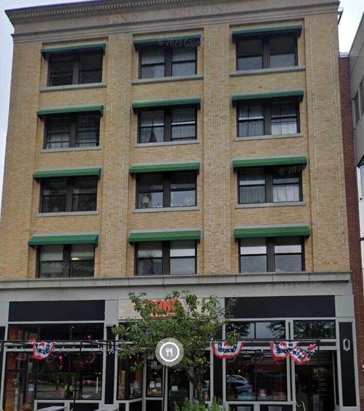 Primary Photo - 1015 Elm St