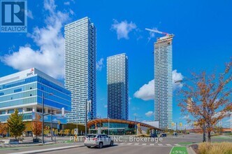 Building Photo - 898 Portage Pkwy
