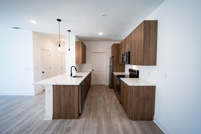 Building Photo - The Premiere at Brunswick Apartment Homes