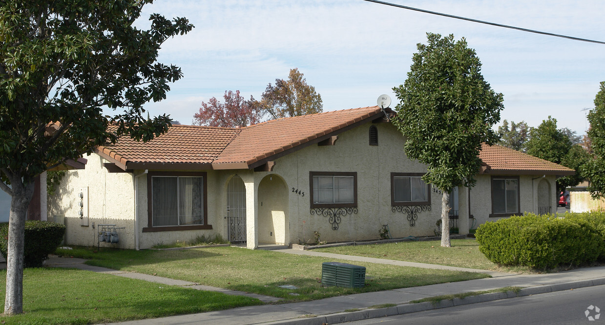 Primary Photo - 2445-2451 N Winton Way