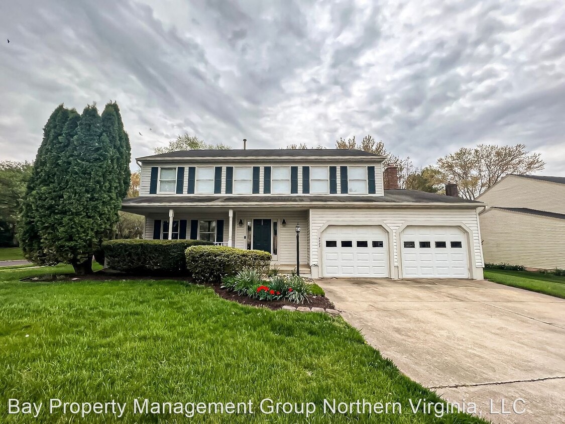 5432 Braddock Ridge Dr, Centreville, VA 20120 House Rental in