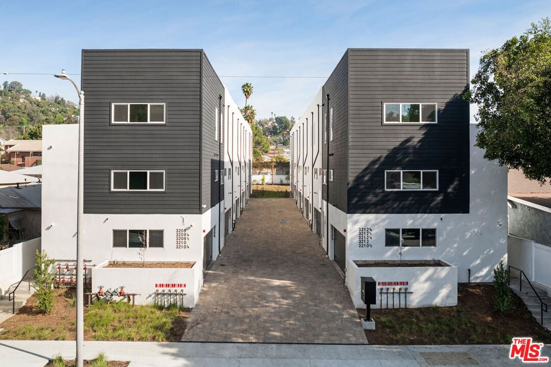 Primary Photo - 3212 Verdugo Rd