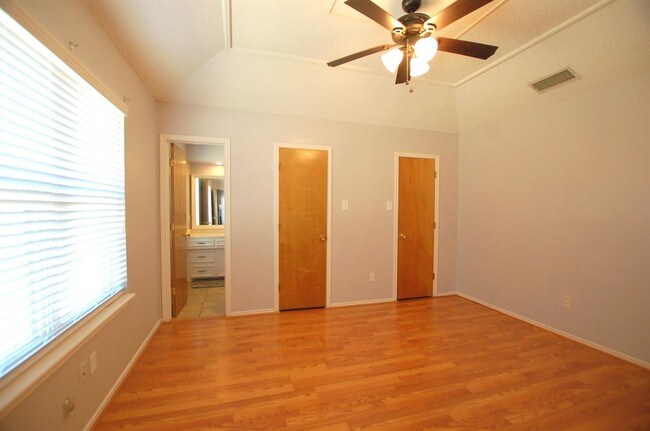 Building Photo - 6812 Hope Ave