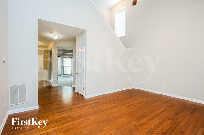 Building Photo - 2410 Kirkstone Dr