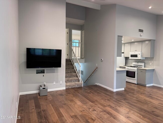 Building Photo - 1373 Ramona Dr