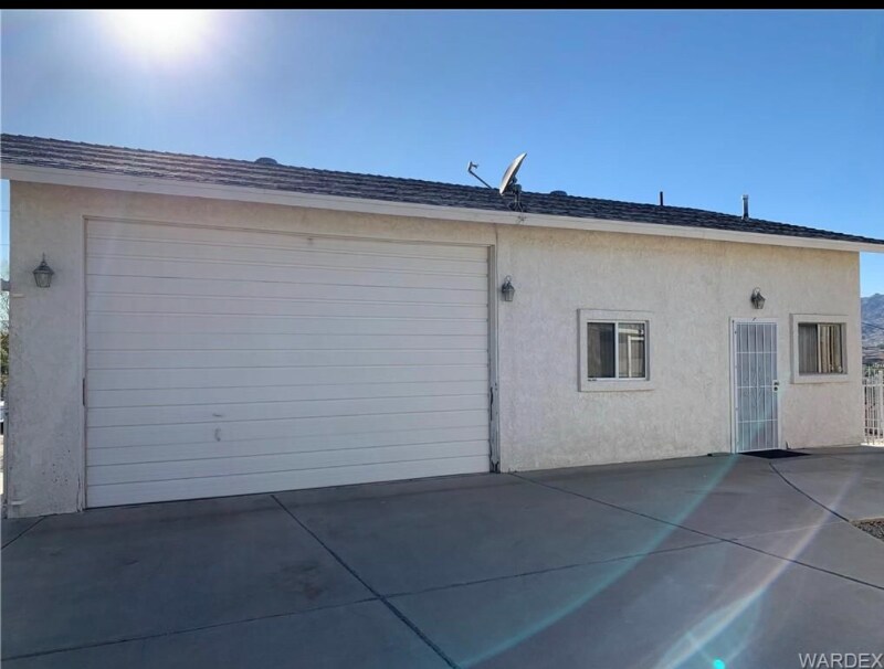 Building Photo - 1435 Colina Dr