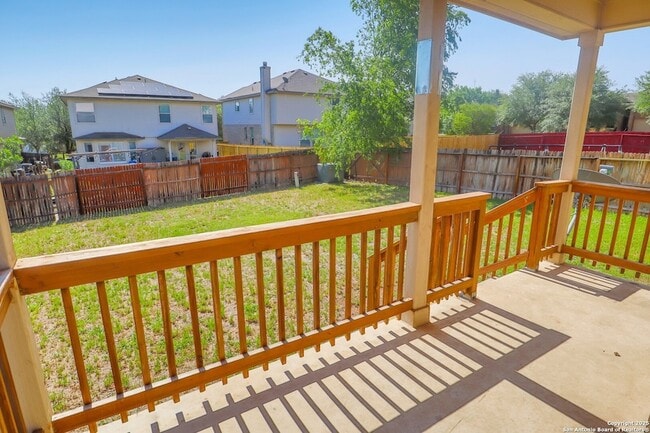 Foto del edificio - 830 Campion Red