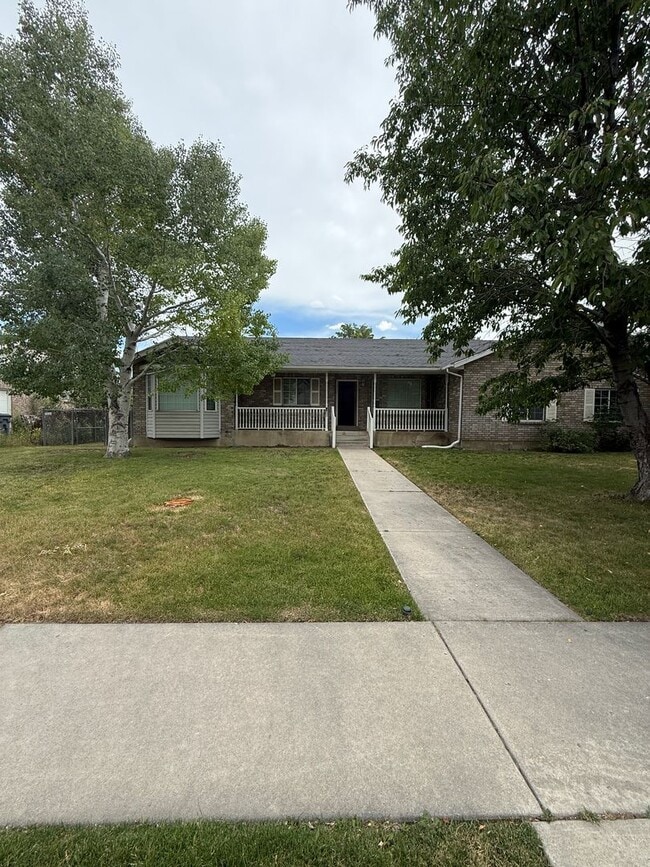 Building Photo - 938 E 1420 N