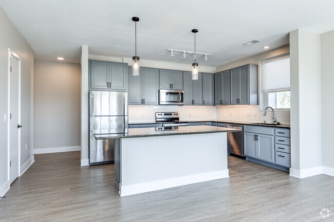2HAB, 2BA -1170 pies cuadrados - The Isaac Apartments