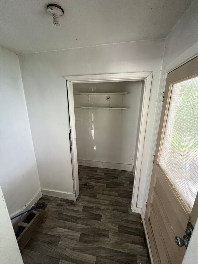 Foto del edificio - 6508 Canal Blvd