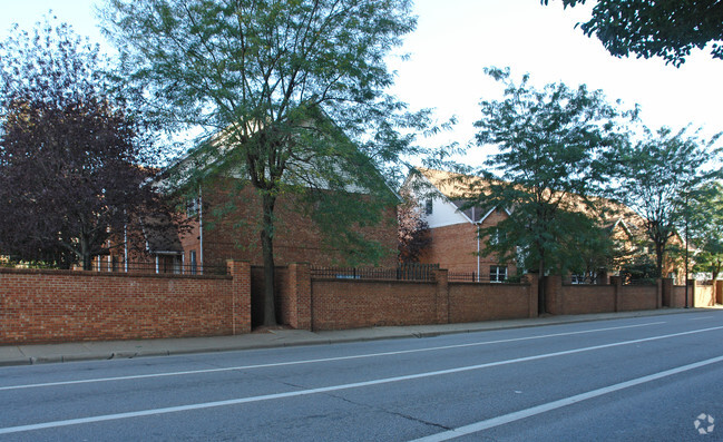 Charleston Center Village - Charleston Center Village Apartments