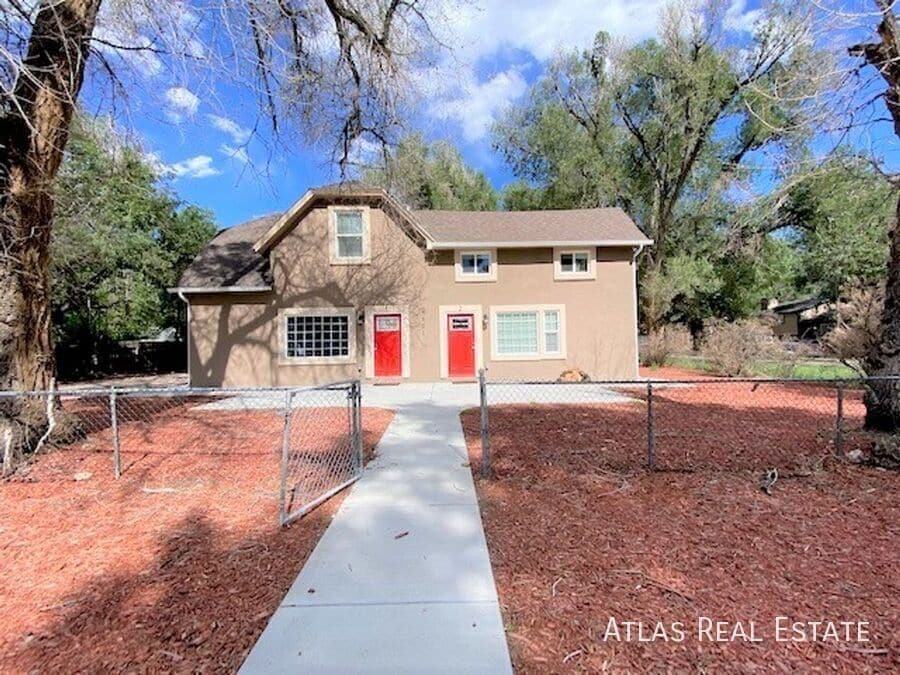 Foto principal - 2601 Main St