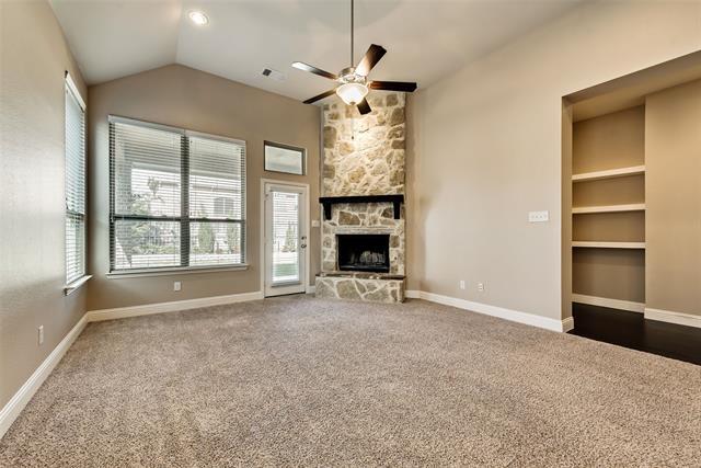 Building Photo - 1016 Somerset Cir