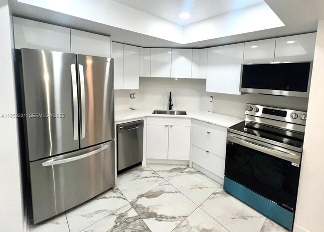 Foto del edificio - 3000 E Sunrise Blvd