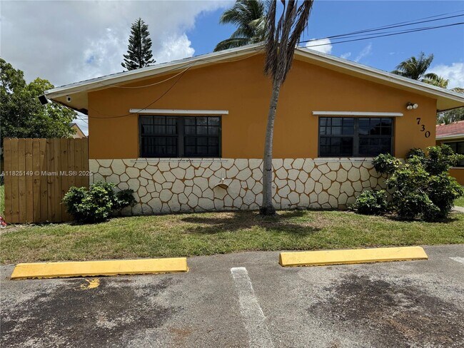 Foto del edificio - 730 SW 7th St