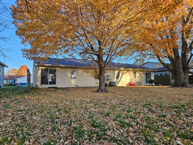 Building Photo - 2 bdrm off Mattis Ave