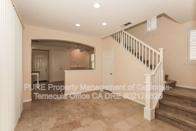 Building Photo - 40043 Ashville Ln