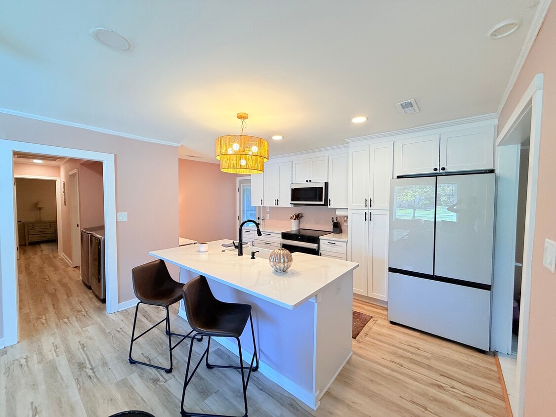 Foto principal - 909 Francis Marion Dr