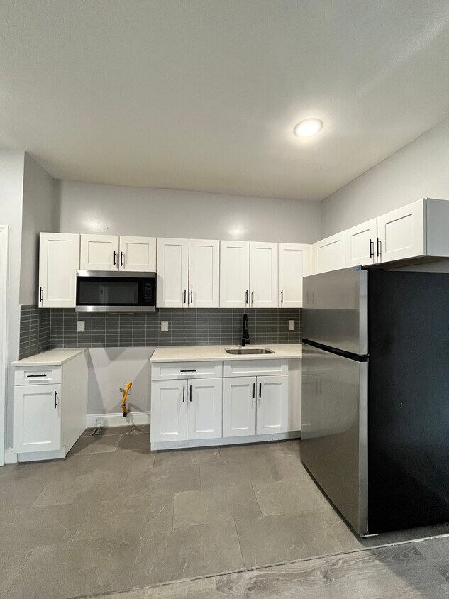 Unit 3 - 131 Monticello Ave
