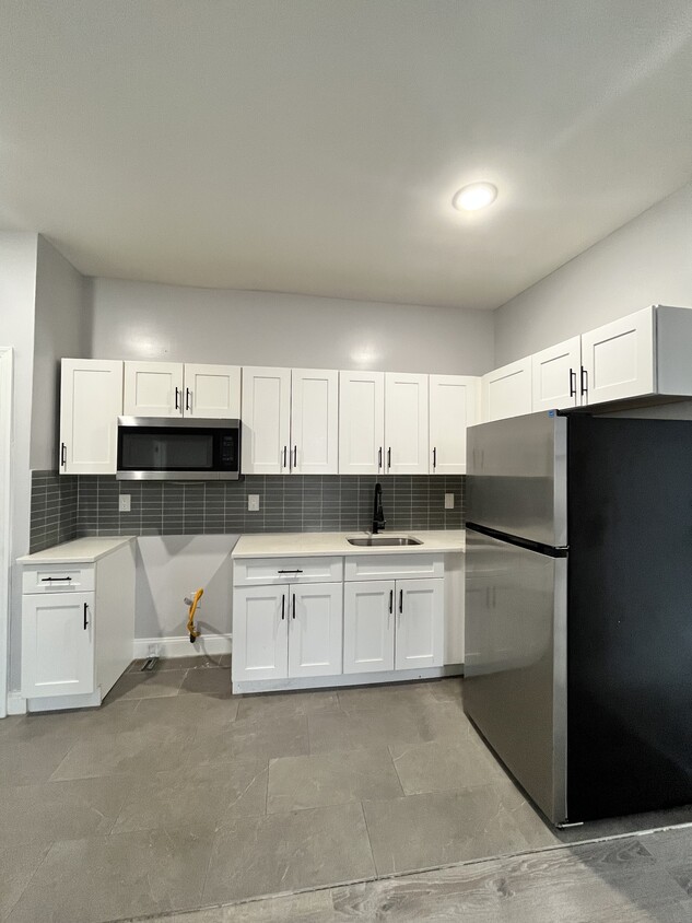 Unit 3 - 131 Monticello Ave